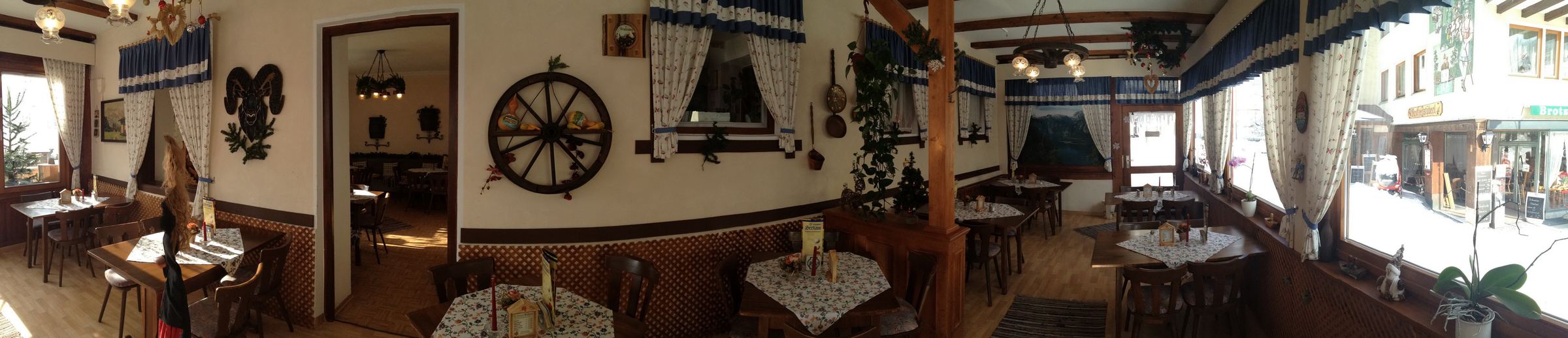 Panorama des Gastraums im Restaurant Seehaus